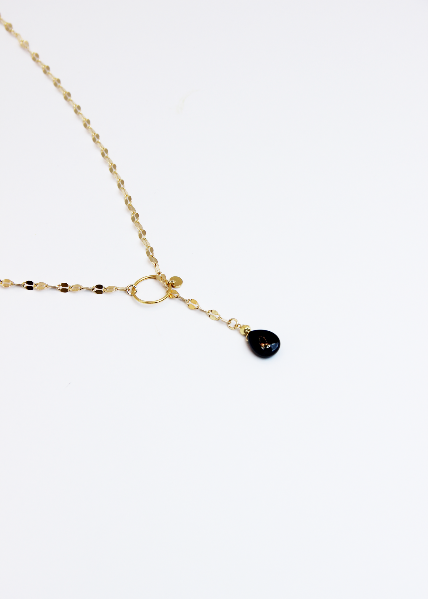 Collana lunga Ameline in argento o argento placcato oro con ciondolo in pietra dura, realizzata artigianalmente da Laura Sciunnach, indossabile lunga o a doppio giro.
