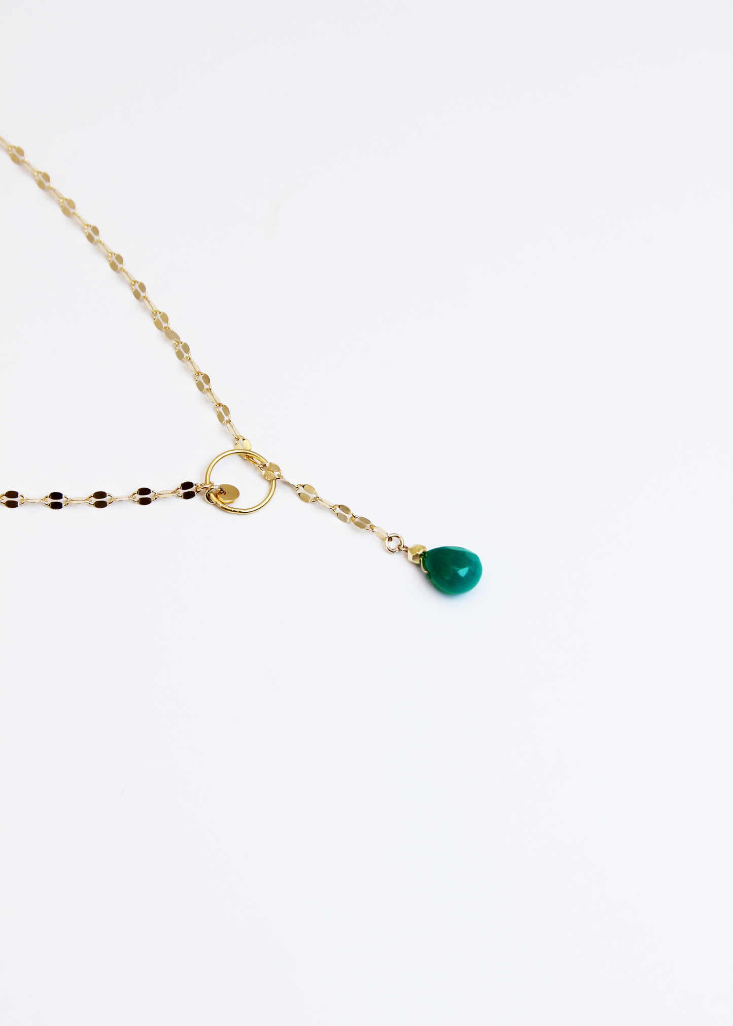 Collana lunga Ameline in argento o argento placcato oro con ciondolo in pietra dura, realizzata artigianalmente da Laura Sciunnach, indossabile lunga o a doppio giro.