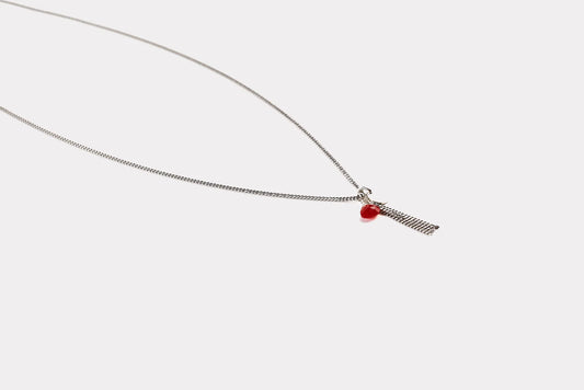 银质颈链,配硬石吊坠