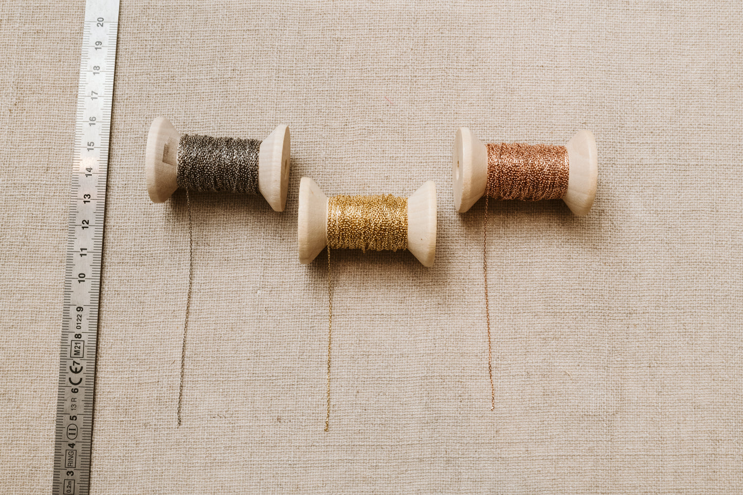 Infinito, anello saldato senza chiusura in oro 18 carati, catena reale in oro giallo, bianco e rosa, saldatura a genova da laura sciunnach bijoux, acquistabile come carta regalo