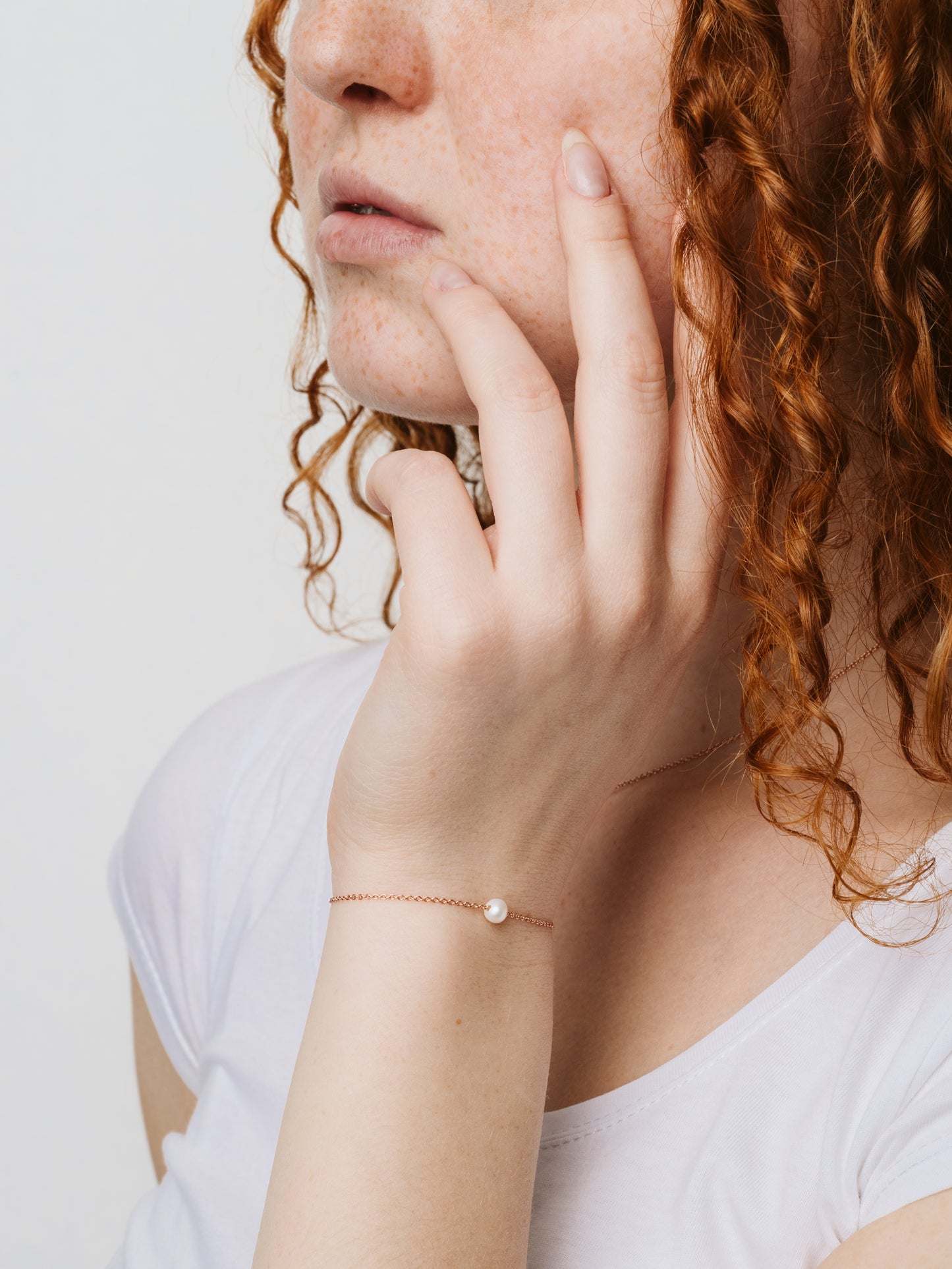 Bracciale Filo in argento con perla di lago passante