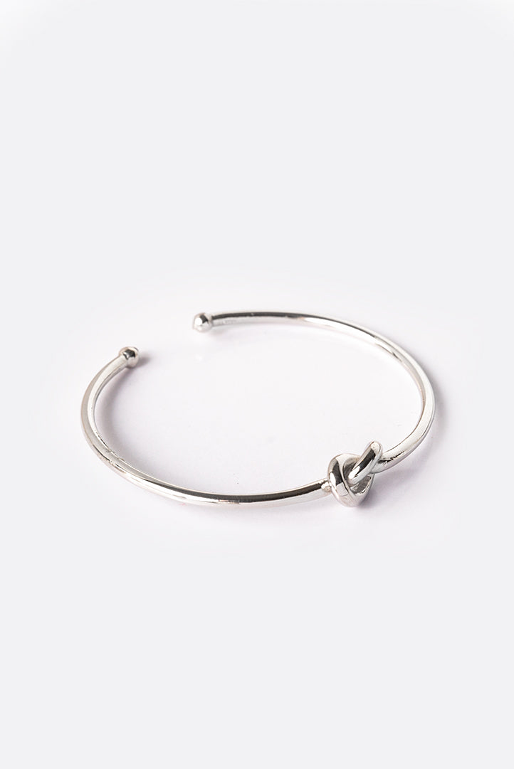 Bracciale rigido nodo