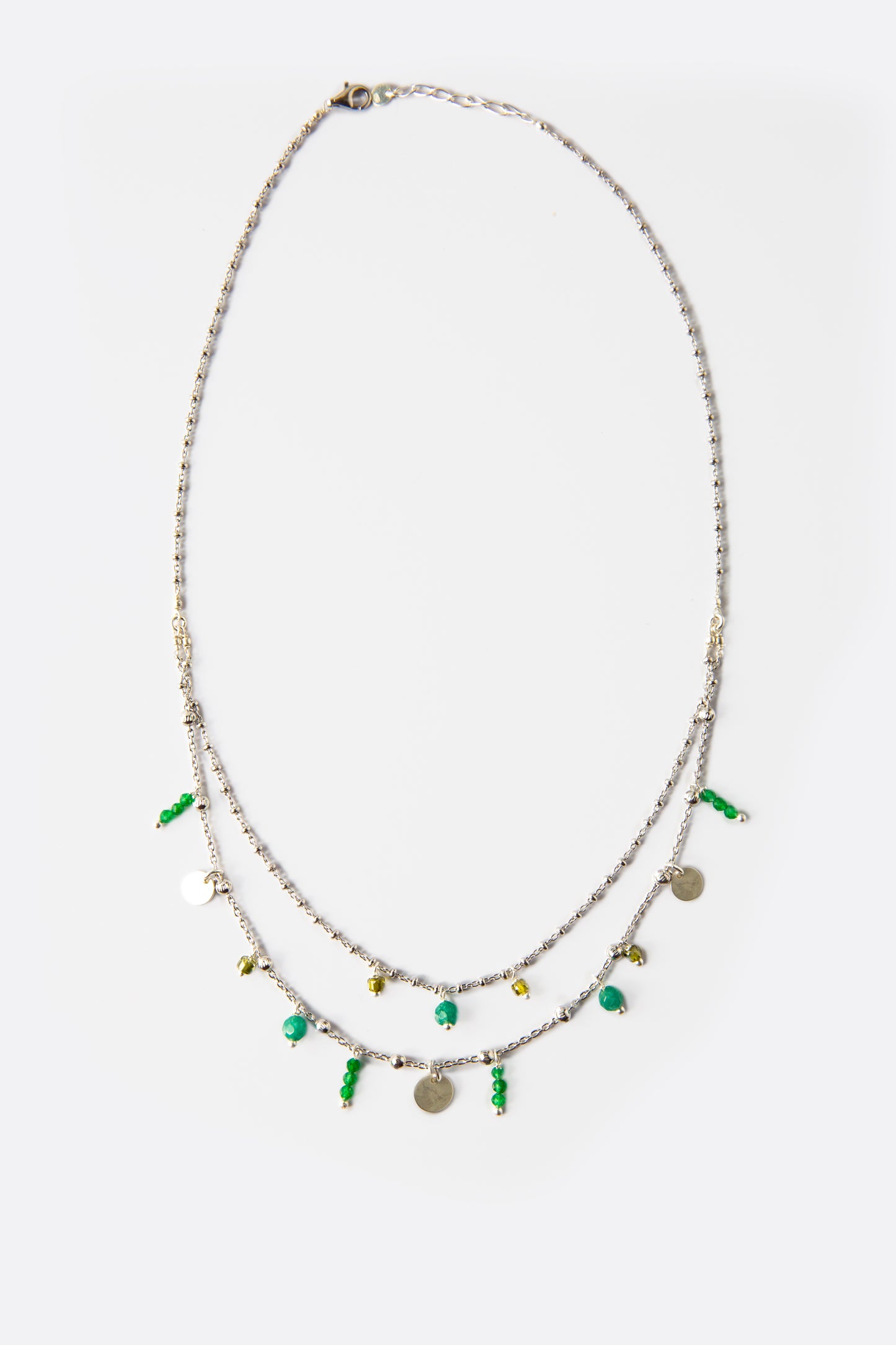 Collana a due fili con medagliette e agata verde