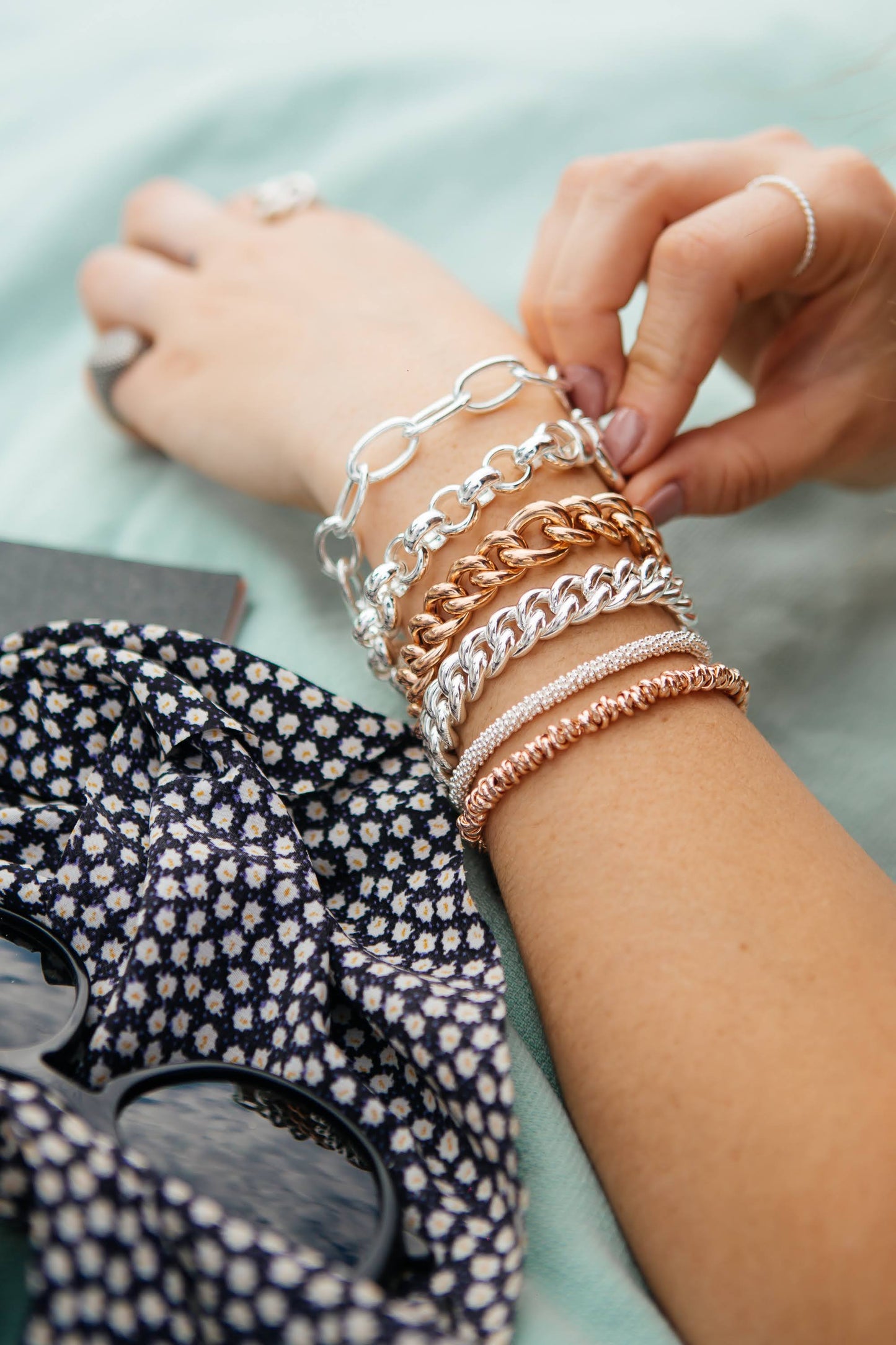 Bracciale argento rosè anellini intrecciati