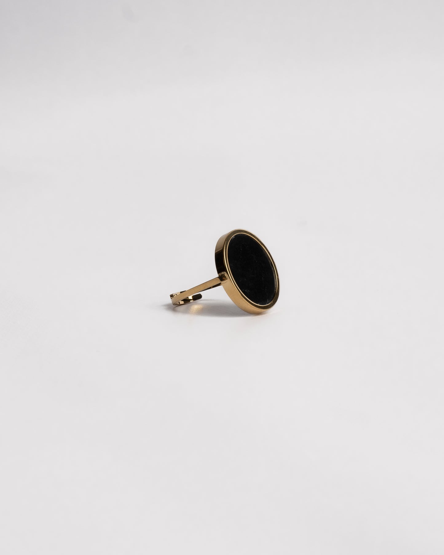 Anello con pietra dura naturale