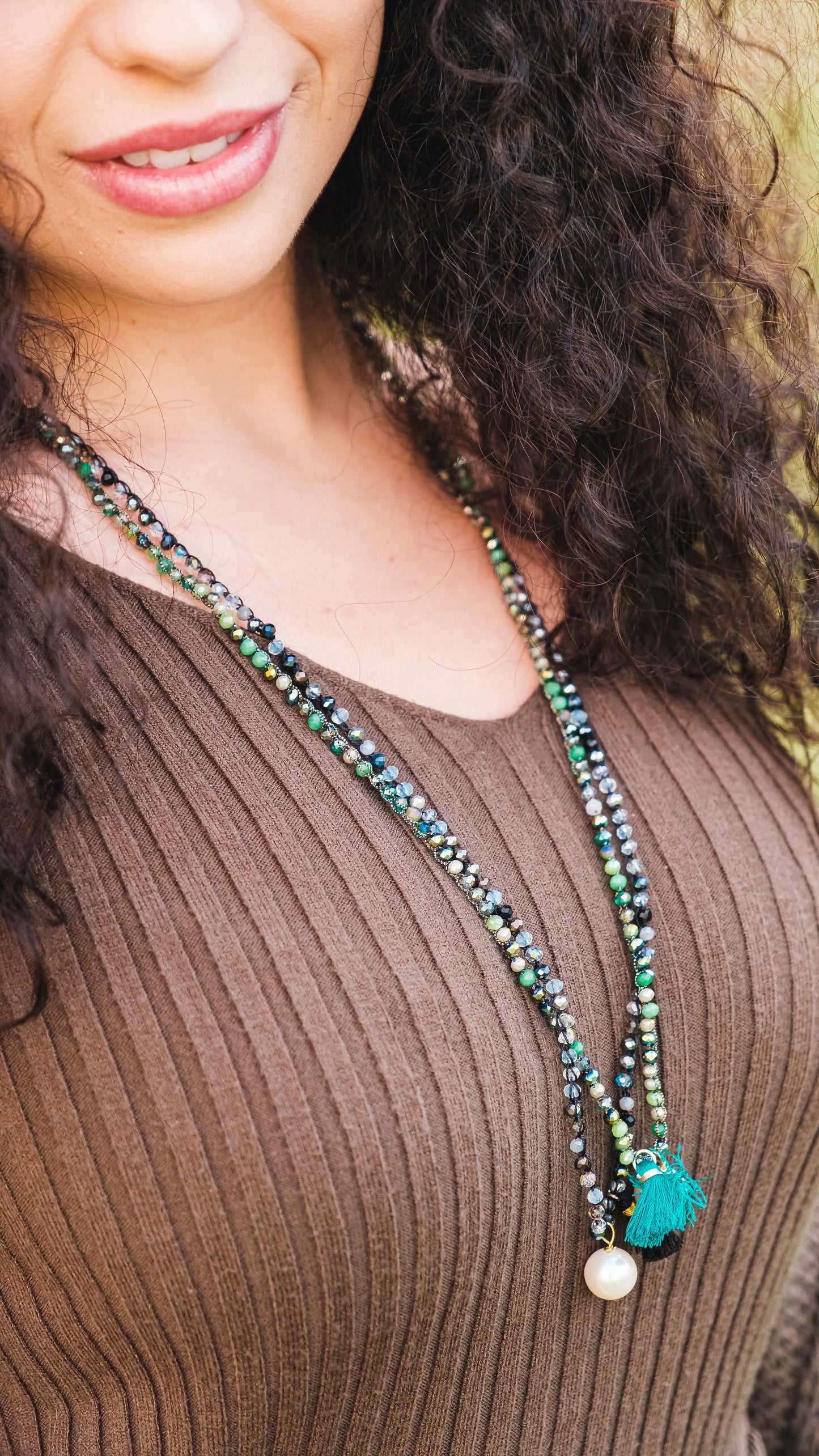Collana uncinetto e cristalli con perla e nappina