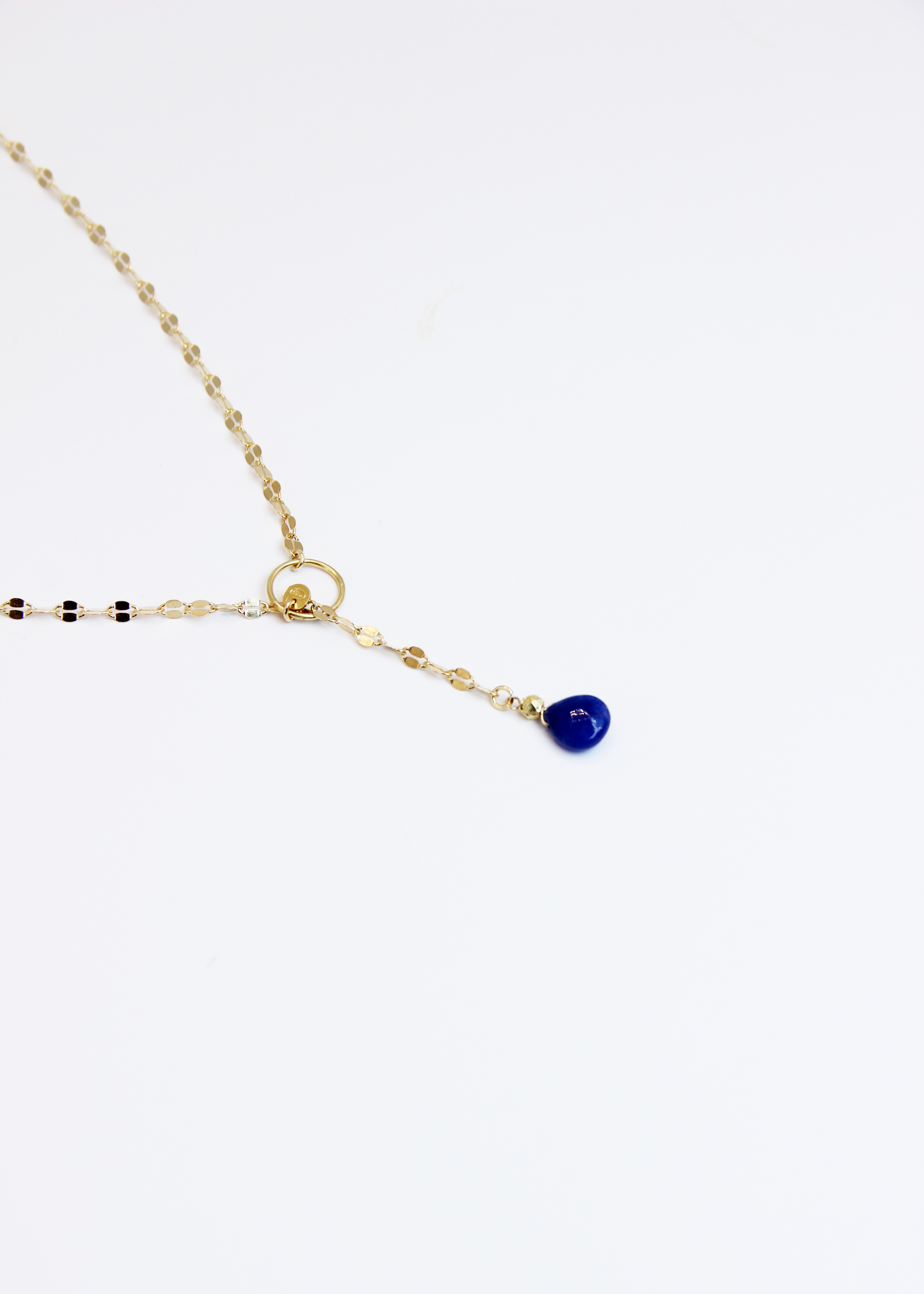 Collana lunga Ameline in argento o argento placcato oro con ciondolo in pietra dura, realizzata artigianalmente da Laura Sciunnach, indossabile lunga o a doppio giro.