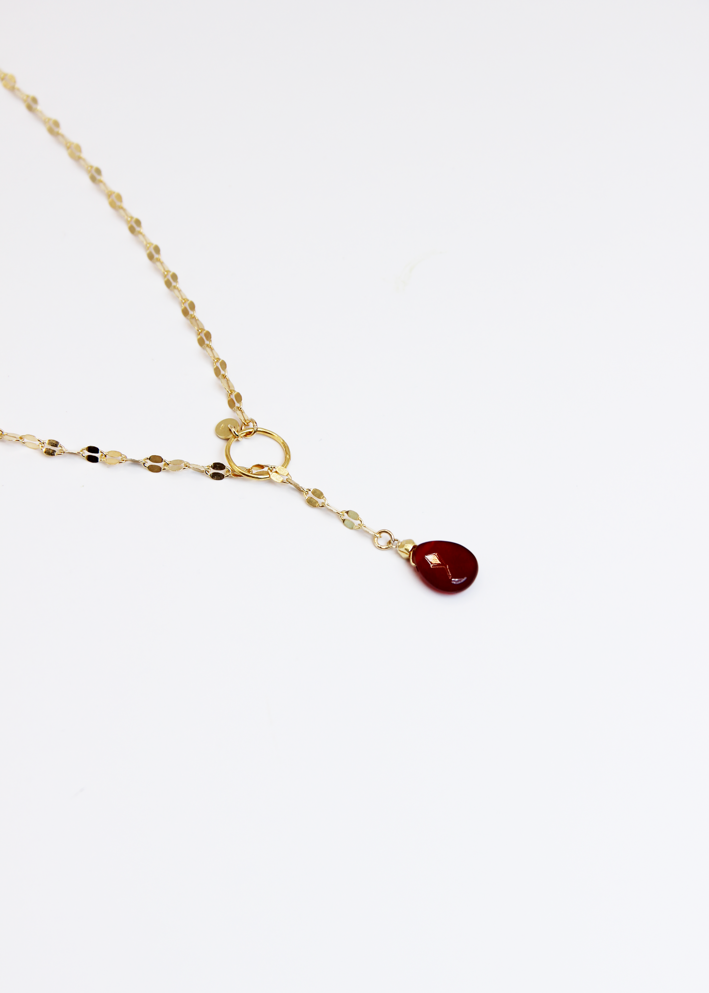 Collana lunga Ameline in argento o argento placcato oro con ciondolo in pietra dura, realizzata artigianalmente da Laura Sciunnach, indossabile lunga o a doppio giro.