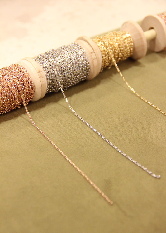 Collana Infinito in Argento – Un Legame che Dura per Sempre
La Collana Infinito in Argento è il gioiello perfetto per chi desidera un simbolo di connessione e continuità. Realizzata con una saldatura permanente, questa collana senza chiusura si adatta perfettamente a te, diventando un segno distintivo di stile ed eleganza.  
Disponibile solo nel nostro negozio invia Porta d’Archi 19r, Genova, può essere acquistata direttamente o regalata con una Gift Card