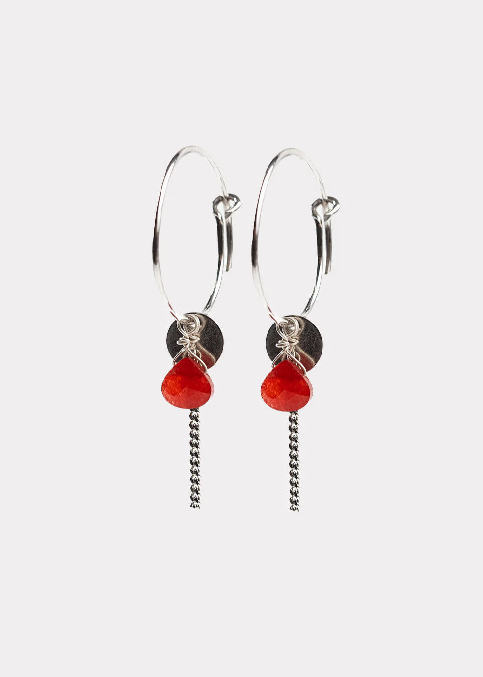 Orecchino cerchio in argento con ciondolo in pietra dura