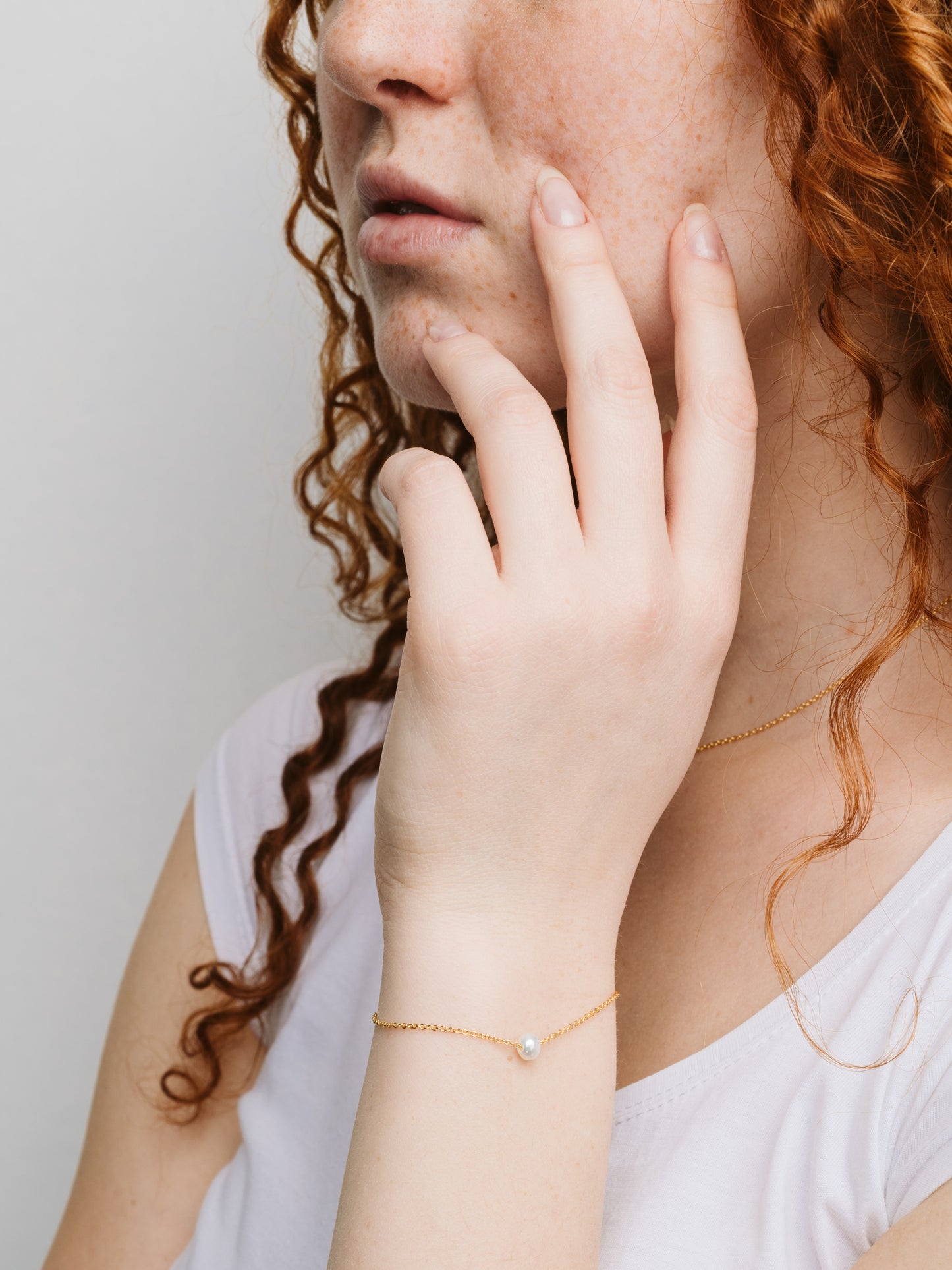 Bracciale Filo in argento con perla di lago passante