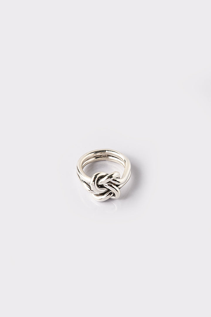 Anello in argento nodo doppio