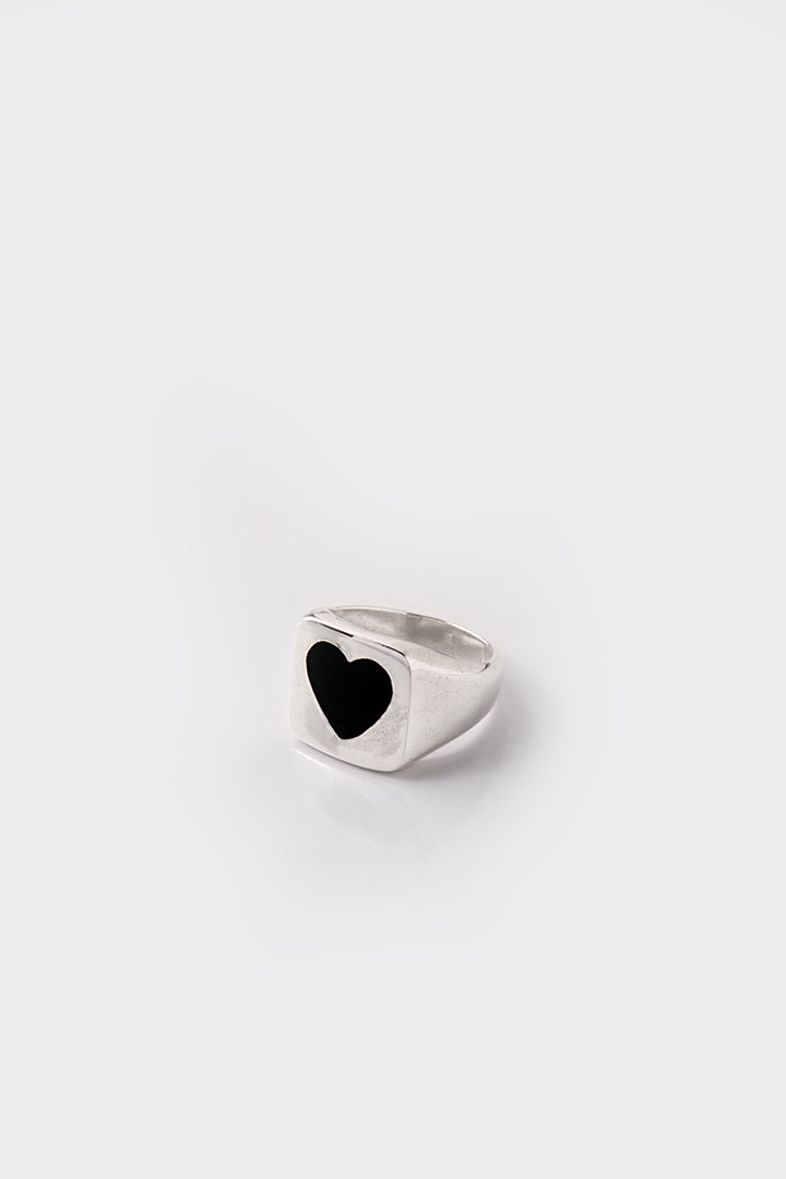 #anello #anellomignolo #argento #silver #chevalier #chevalierquadrato #cuore #cuorenero #cuoresmaltato #smaltonero #blackheart