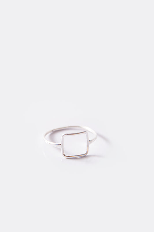 #anello #ring #argento #silver #quadrato #simboli #anellisottili #idearegalo #regalodonna #amiche #friendship #gioiello #jewelery