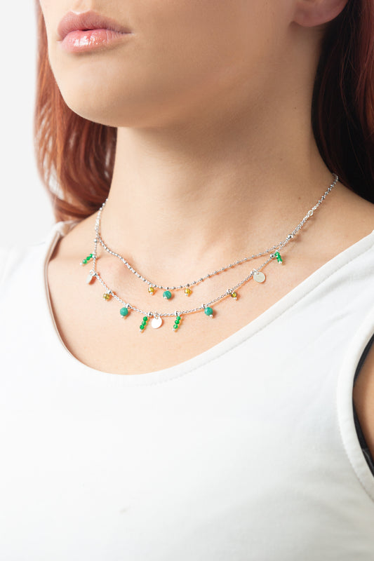 Collana a due fili con medagliette e agata verde