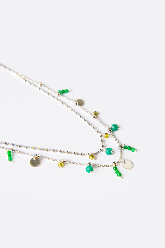 Collana a due fili con medagliette e agata verde