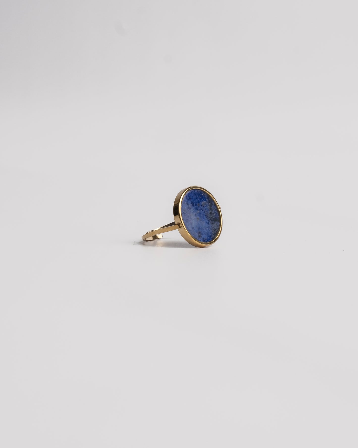 Anello con pietra dura naturale