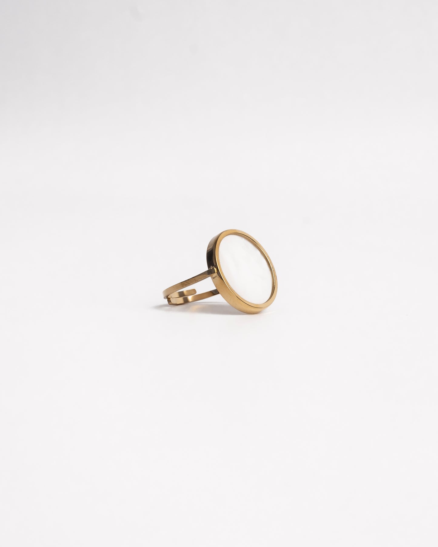 Anello con pietra dura naturale